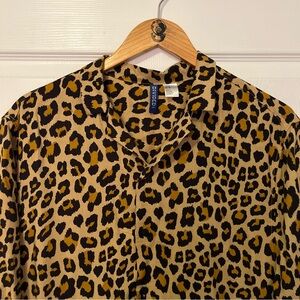 H&M Patterned Resort Shirt - Men’s Leopard Print Short Sleeve Button Up